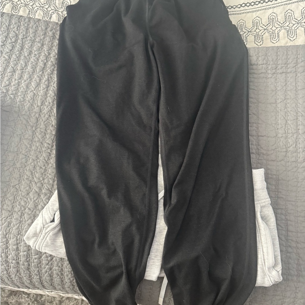 VUORI BOYFRIEND SWEATS MED DARK GRAY